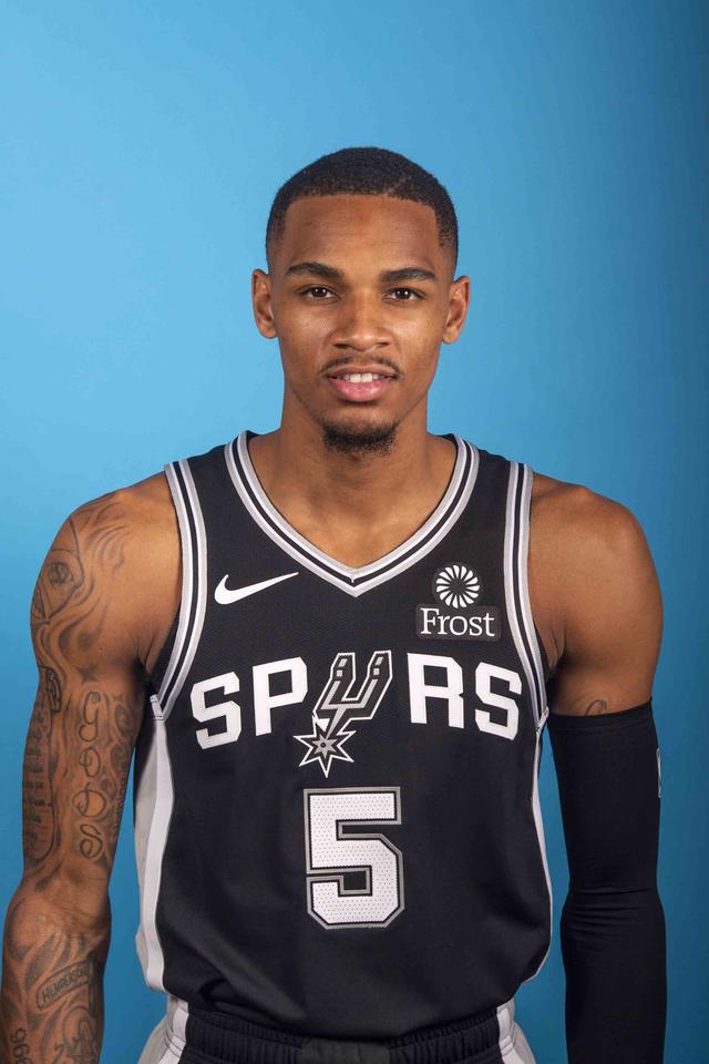 这背后有着 这背后有着