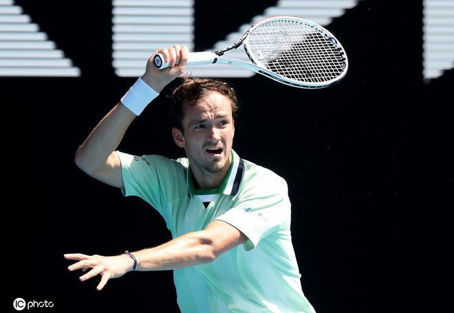 人队的较量 人队的较量