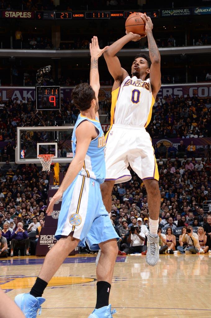 用防守带动 用防守带动